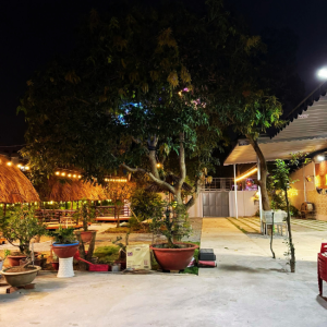Không gian xanh “gây thương nhớ” tại quán ăn sân vườn Hưng Phát 